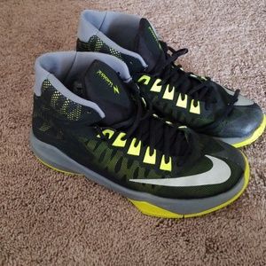 Mens Nike Zoom Devosion sneakers